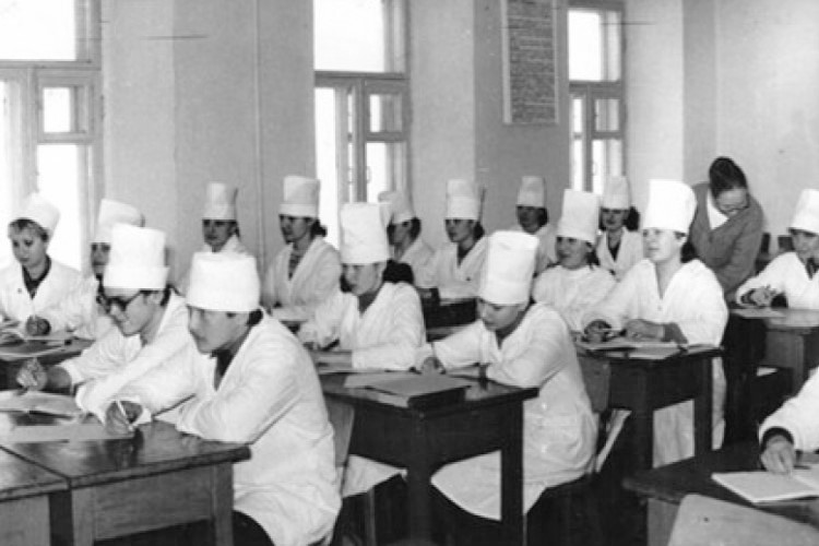 Студенты 1970-х годов, будущие фельдшера